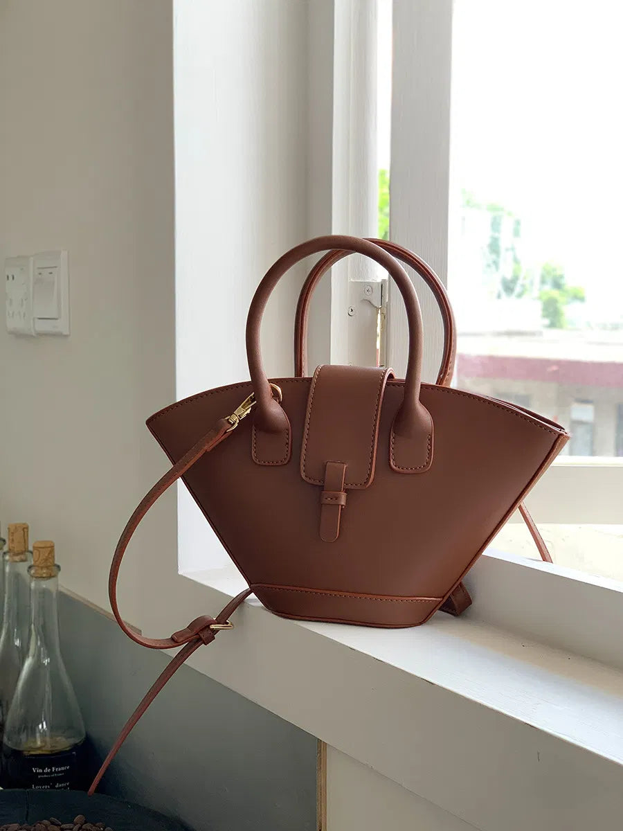 New Hand Wing Bag Female Fashion Senior Sense Basket Bag Simple Niche PU Crossbody Bucket Bag Female