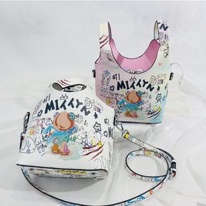 (V08) Luxury PU Leather Bucket Bag Graffiti-Art Printed Bag