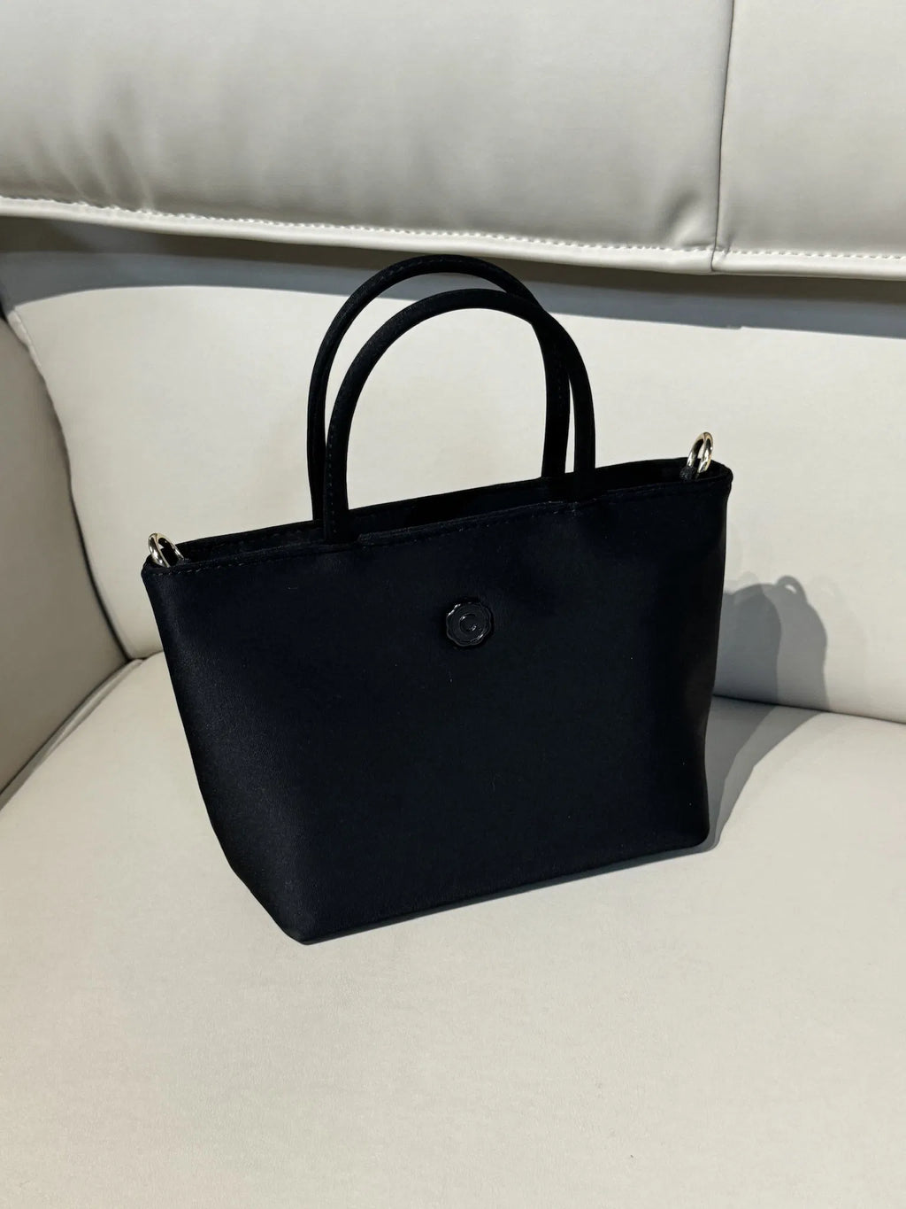 (V1760) Stylish Ladies Bag Classy Handbags for Ladies Trending Handbags for Ladies Urban Originals Handbags