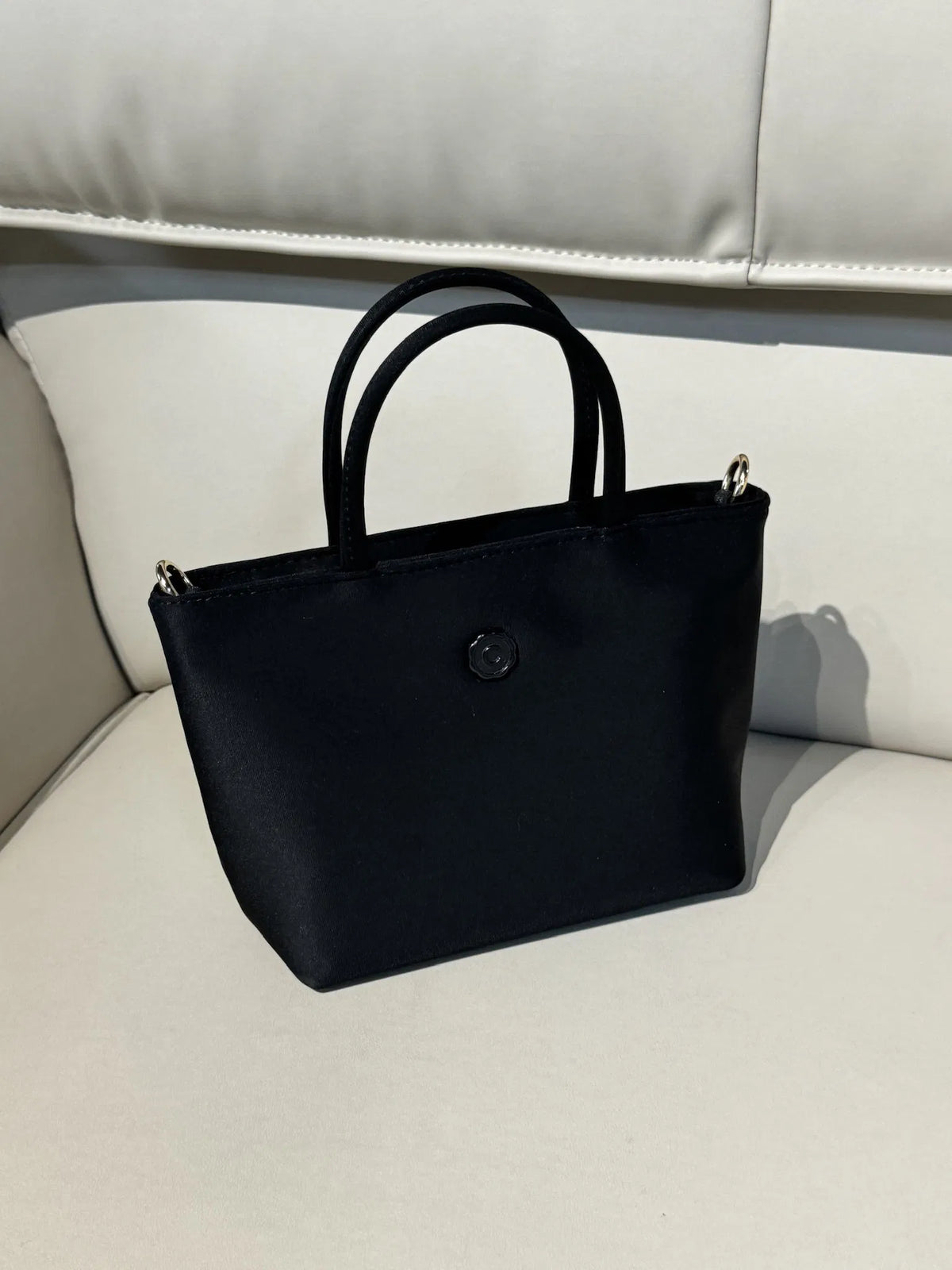 (V1760) Stylish Ladies Bag Classy Handbags for Ladies Trending Handbags for Ladies Urban Originals Handbags