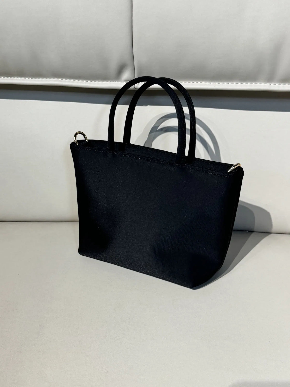 (V1760) Stylish Ladies Bag Classy Handbags for Ladies Trending Handbags for Ladies Urban Originals Handbags