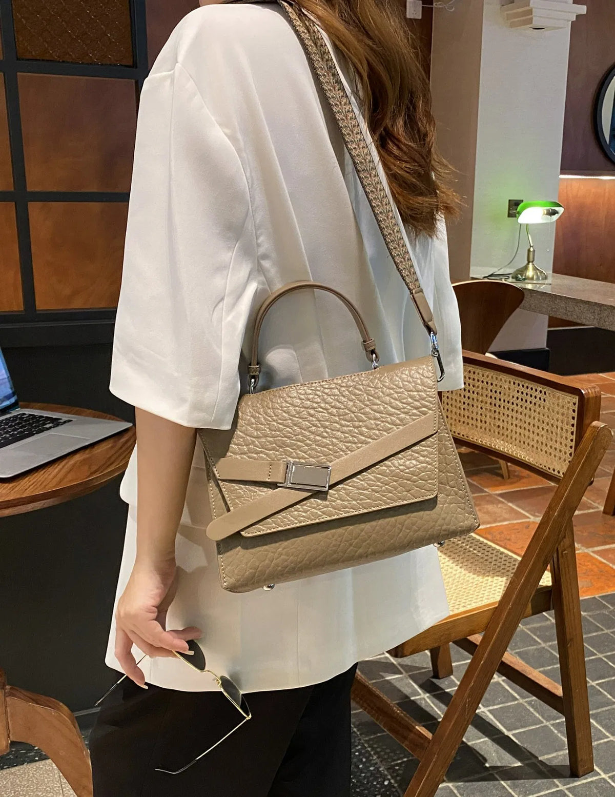 (V5726) First Layer Cowhide Women Single Shoulder Crossbody Simple Fashion Bag Girls Classic Shell Bag Multi-Layer Dumpling Bag