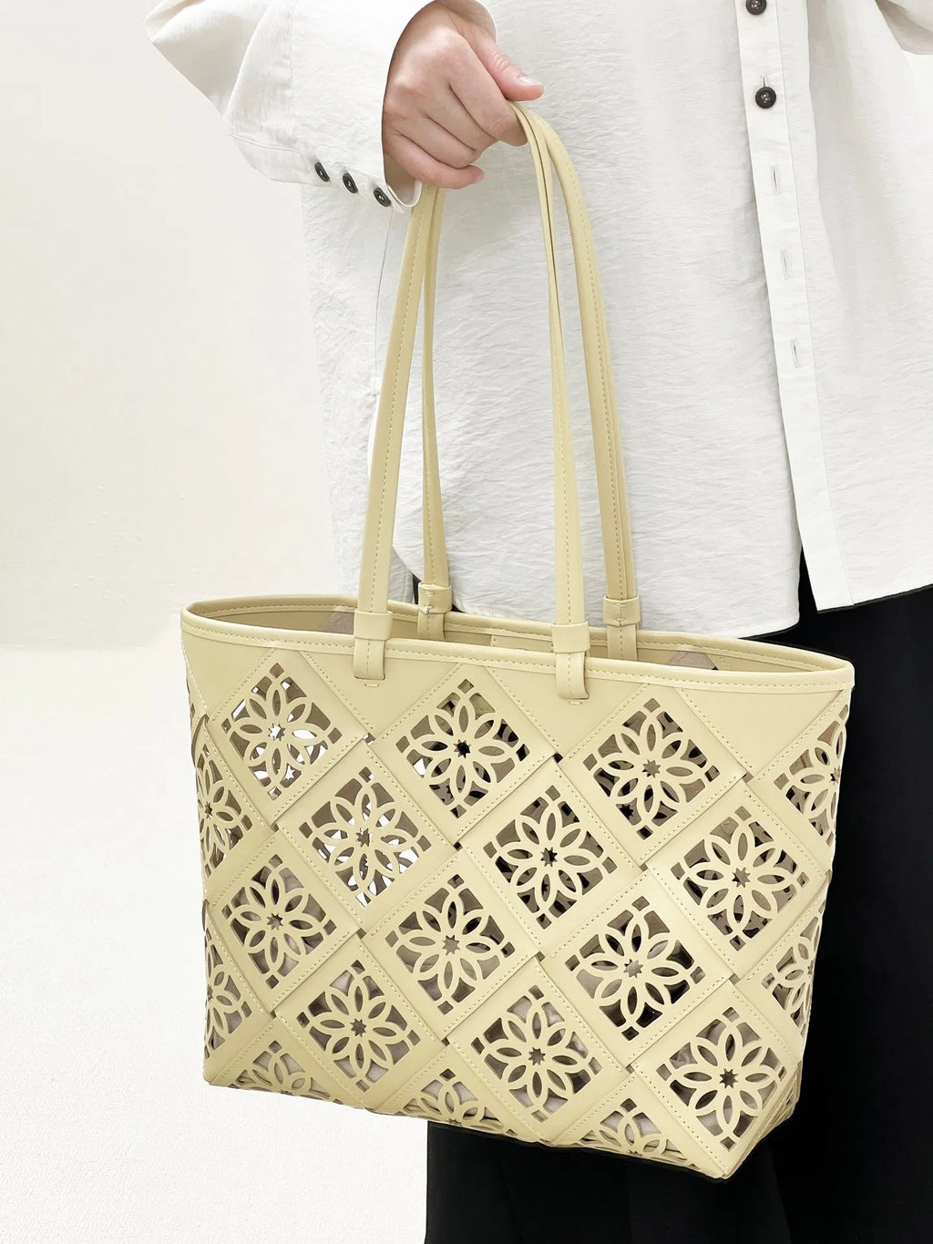 (V5931) New Small Tote Bag Hollow Basket Women's Bag Women's Beach Bag Leather High-End Handbag Mini Handle