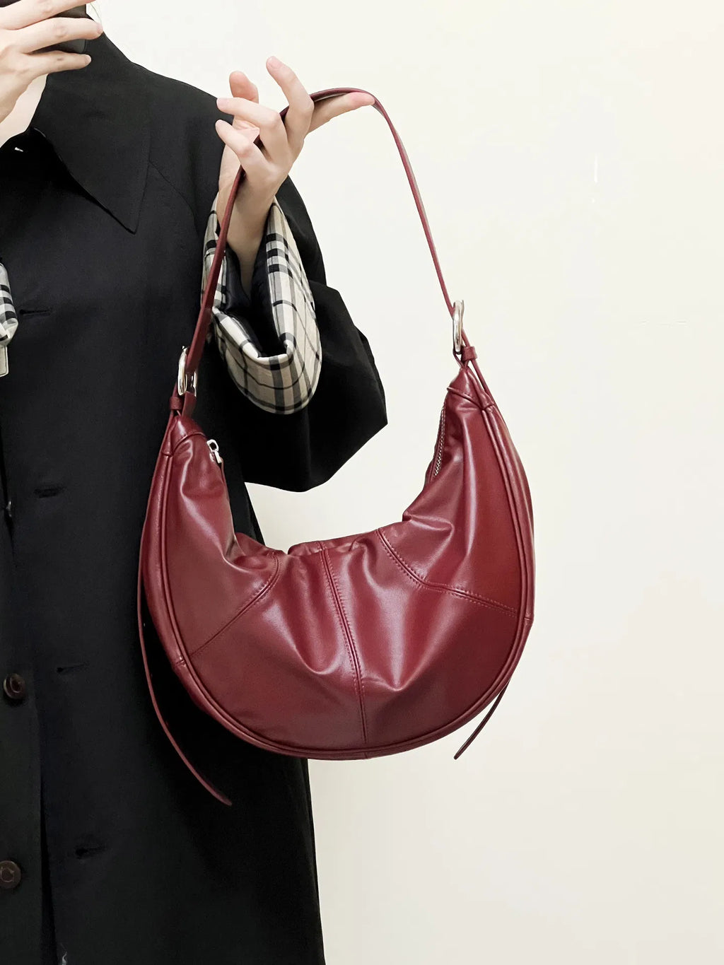 (V5938) The First Layer of Cowhide Dumpling Bag Fashion Casual Advanced Sense Soft Cloud Crescent Bag Large Capacity Leather Crossbody Armpit Bag