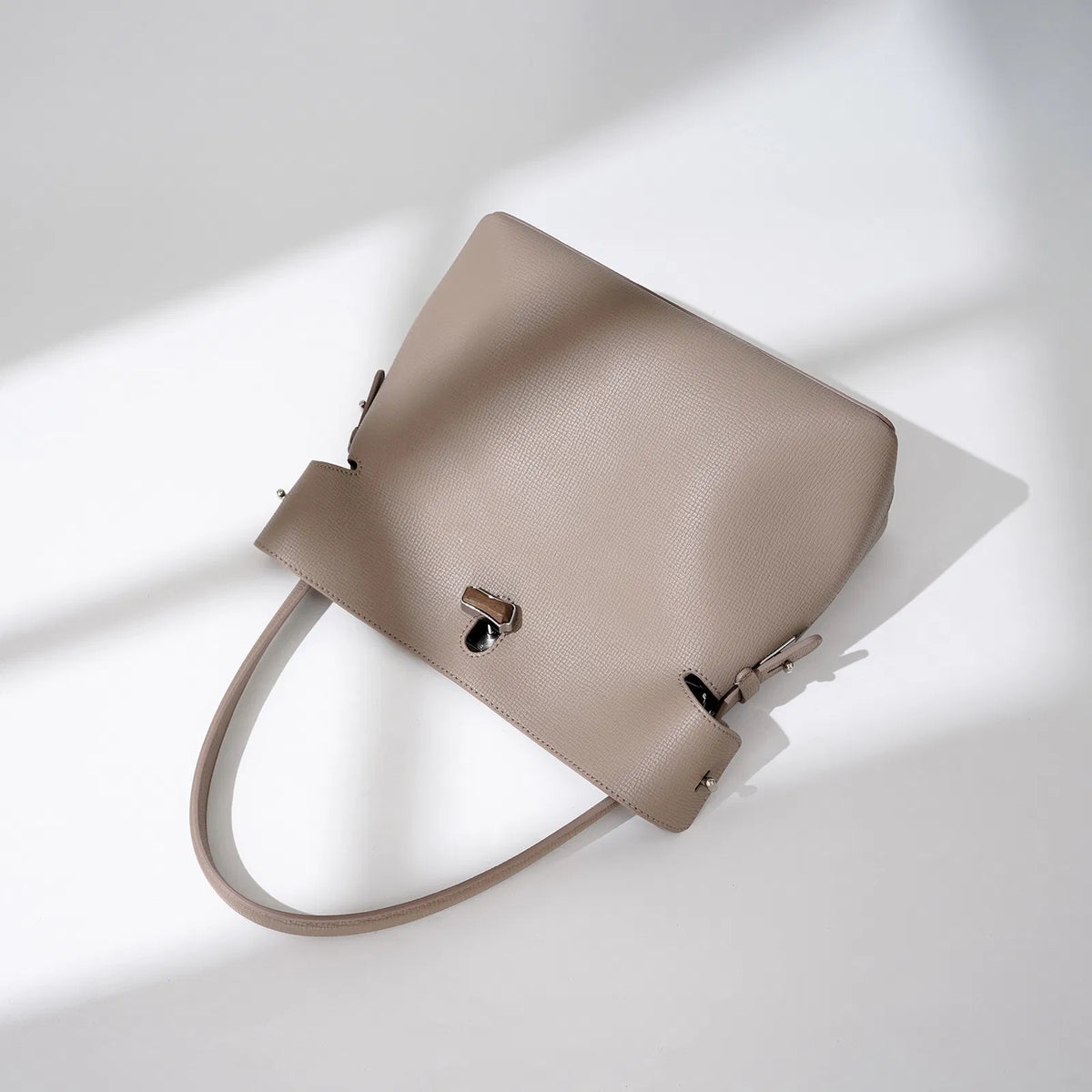 (V5962) Leisure Cross Body Canvas Bag New Large Capacity All Go Tote Bag Simple Commuting Shoulder Bag