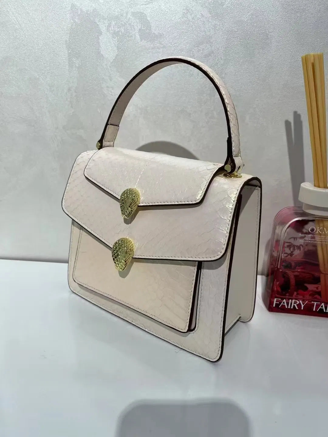 (V5989) The New Ladies Color Snakeskin Handbag Is Popular Bag.