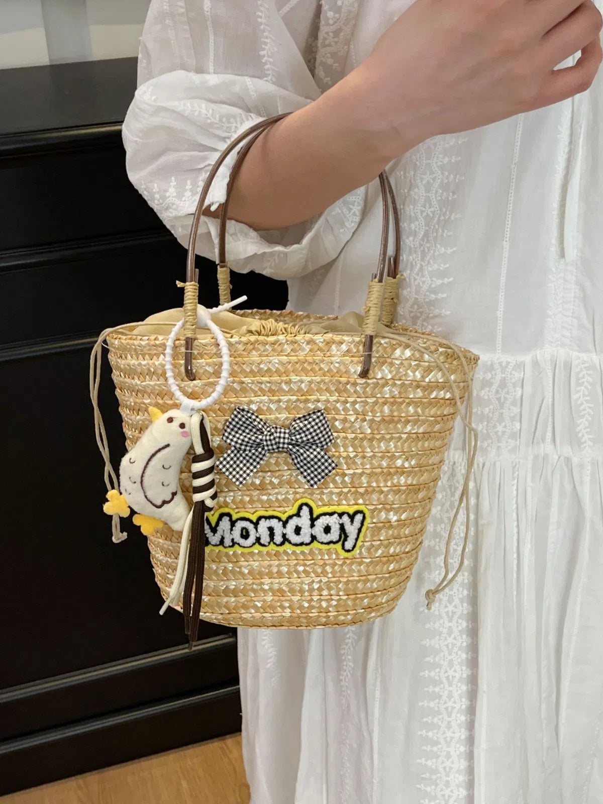 (V7514) Fashionable New Commuter Straw Bucket Bag Small Design Senior-Feeling Handbag