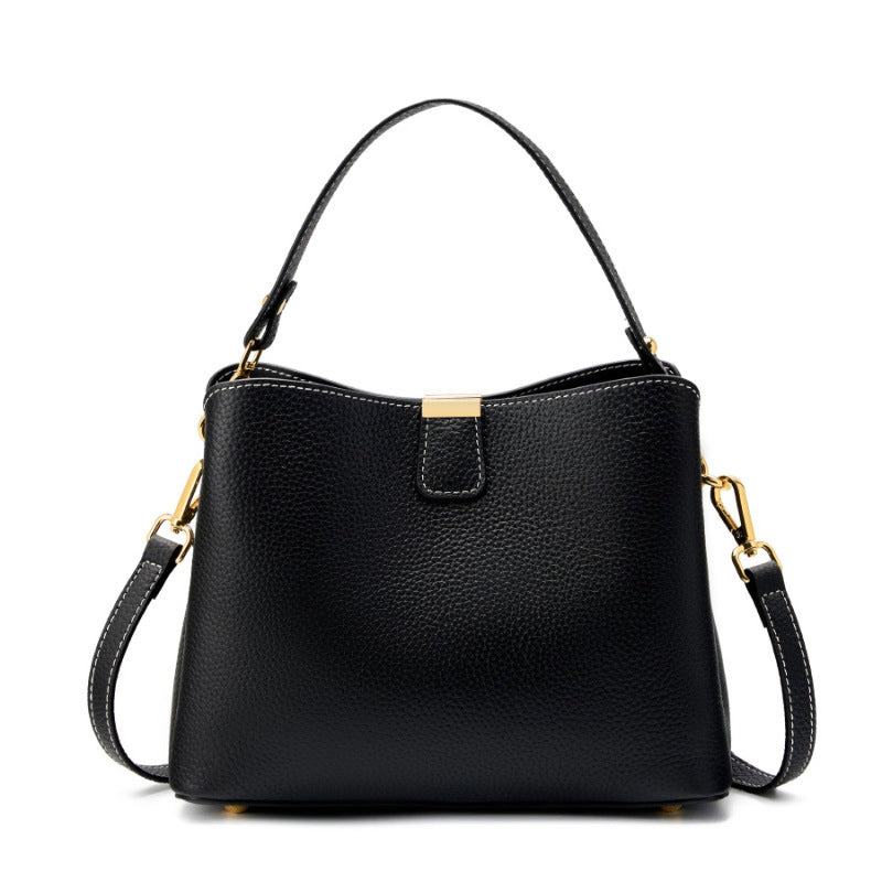 (V7661) New Trendy Large-Capacity Bucket Bag, Simple and Versatile, Made of Genuine Leather, with a Single Shoulder Strap for Carrying.