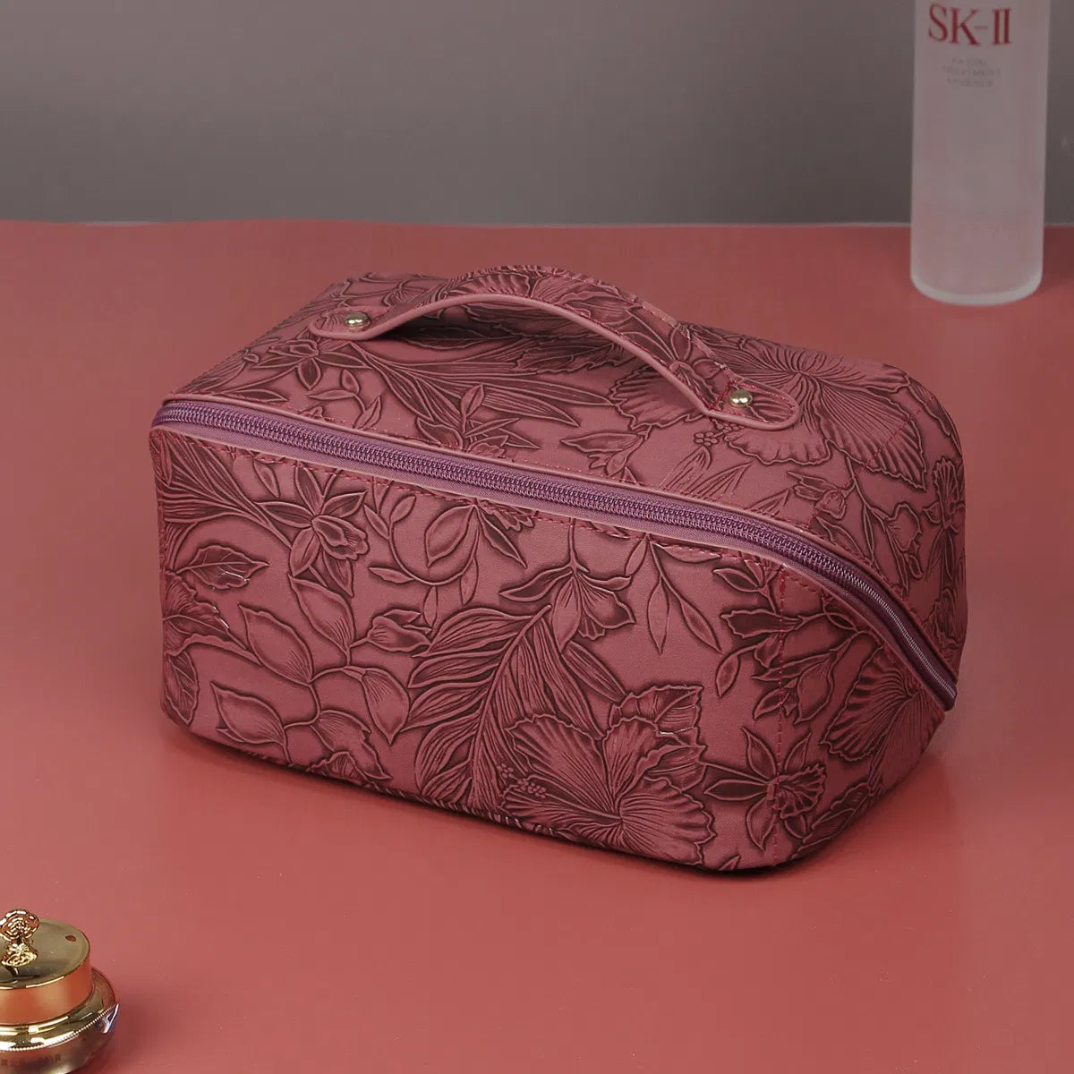 (WD13028) Amazon Exclusive PU Leather Large Capacity Multi-Functional Retro Style Three-Dimensional Embossed Makeup Bag Advanced
