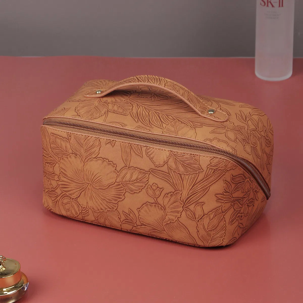 (WD13028) Amazon Exclusive PU Leather Large Capacity Multi-Functional Retro Style Three-Dimensional Embossed Makeup Bag Advanced