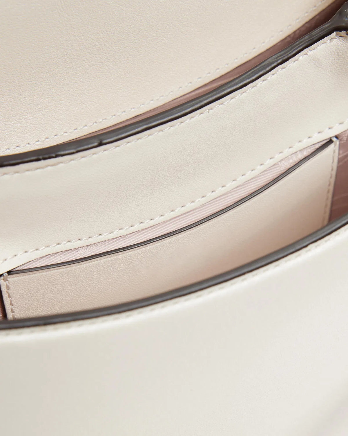 (WD4032) Acrylic White Shell Bag Pearl Chain Small Bag Single Shoulder Crossbody Bag
