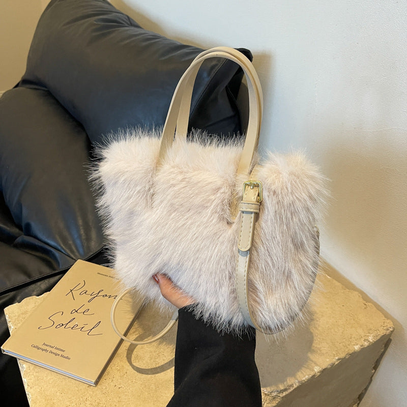 (WD4217) Autumn and Winter New Fur Bag Imitation Fox Plush Bag Senior Sense All Shoulder Crossbody